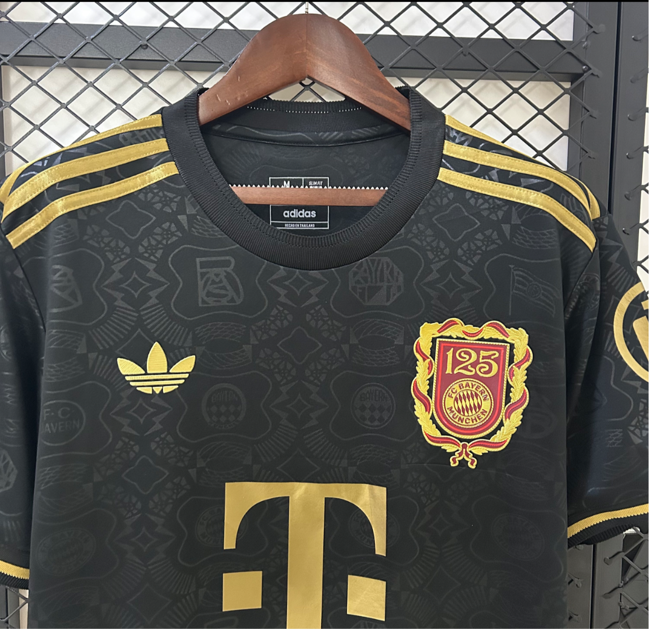 Maillot de Bayern Munich 25/26 , 125 anniversaire