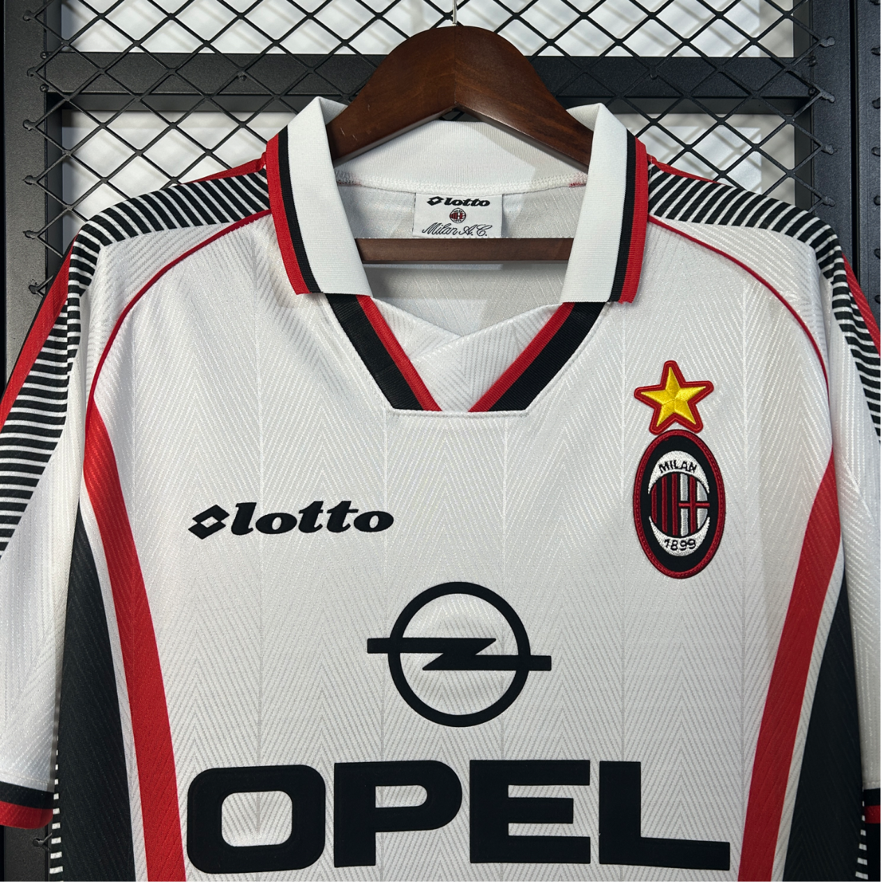 98/99 AC Milan extérieur