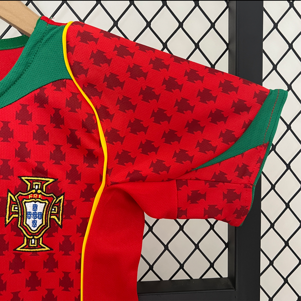 Maillot de Portugal enfant domicile 2004