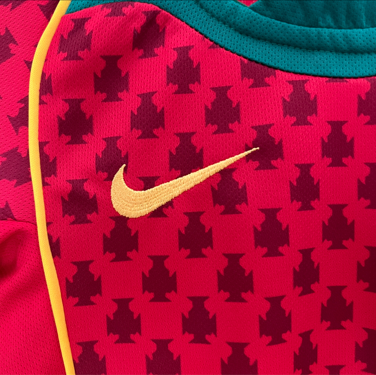 Maillot de Portugal enfant domicile 2004