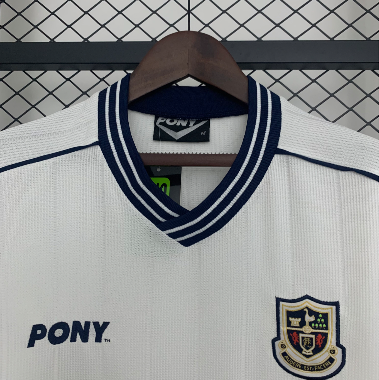 97/99 tottenham domicile