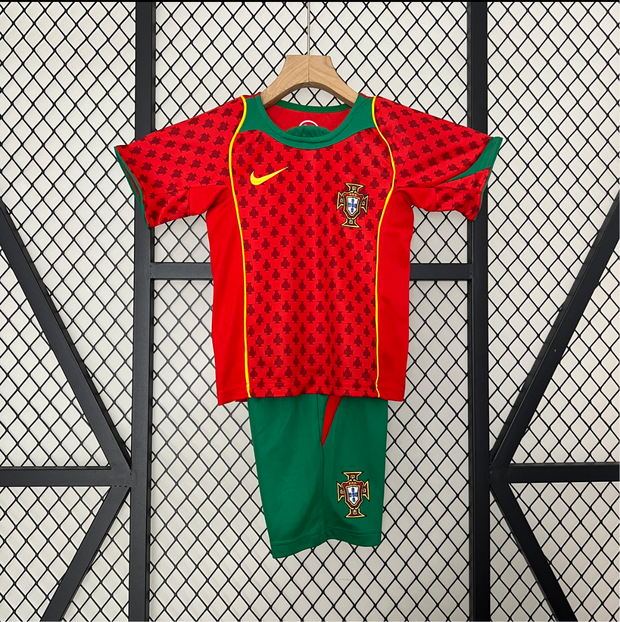 Maillot de Portugal enfant domicile 2004