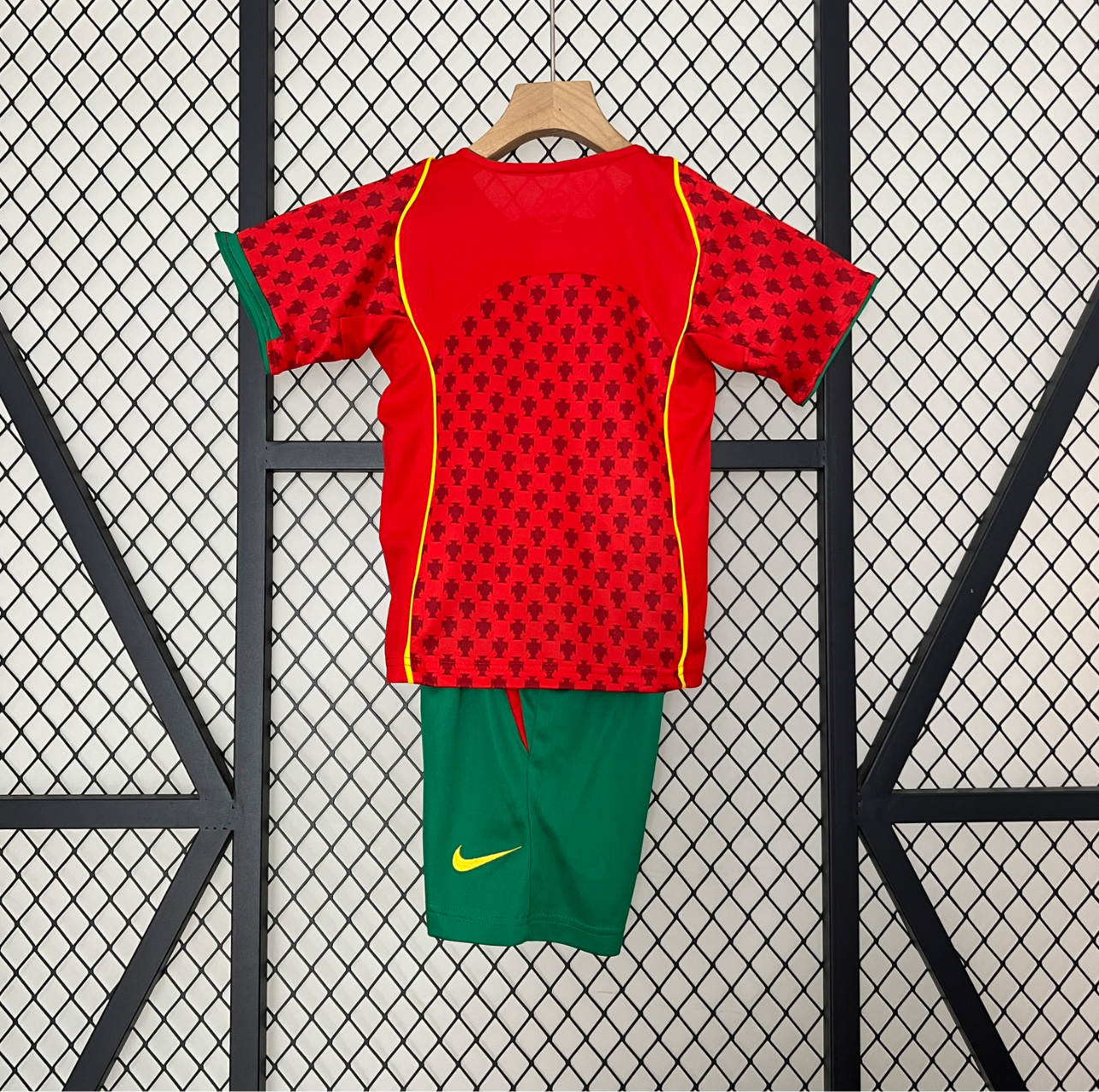 Maillot de Portugal enfant domicile 2004